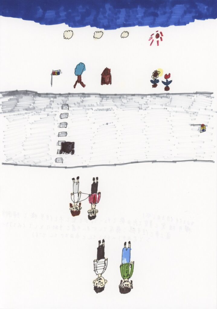 青空と向日葵とチューリップと家と木と信号機と横断歩道と藤原さんが私の肩と手助けしてくれるシーンと花田ゆういちろうさんと永田まやさん