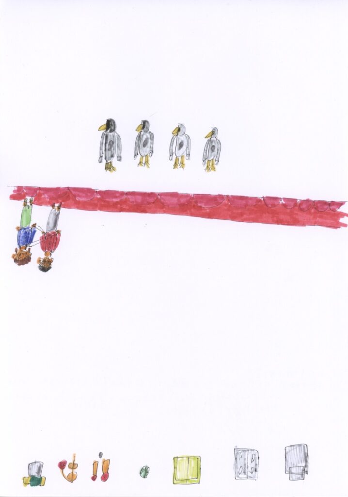 ペンギンと藤原さんが私の肩を支えて手助けしてくれてるシーンとブロックと剣玉とラケットとキャッチボールとアルバムと小さい時の写真に入ってる缶とお菓子の缶